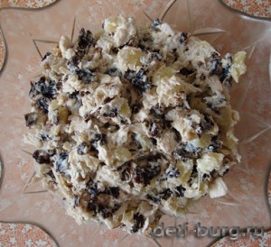 Салат из курочки с черносливом