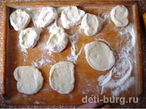 раскатываем тесто